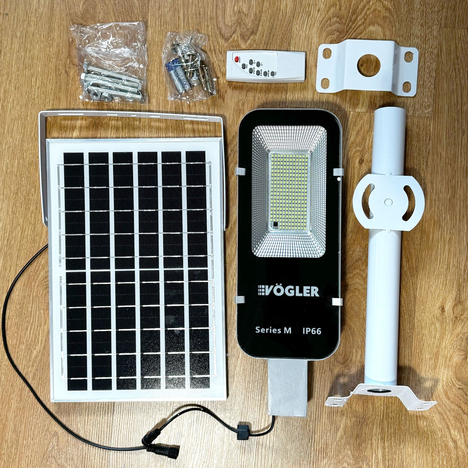 Lampă solară puternică, senzor crepuscular, telecomandă, Series M 3200W